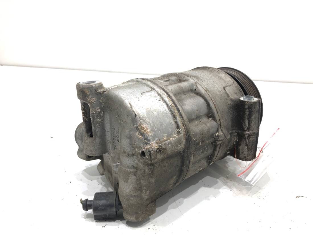 Компрессор кондиционера Volkswagen Passat B7 1K0820808F — фото детали 3