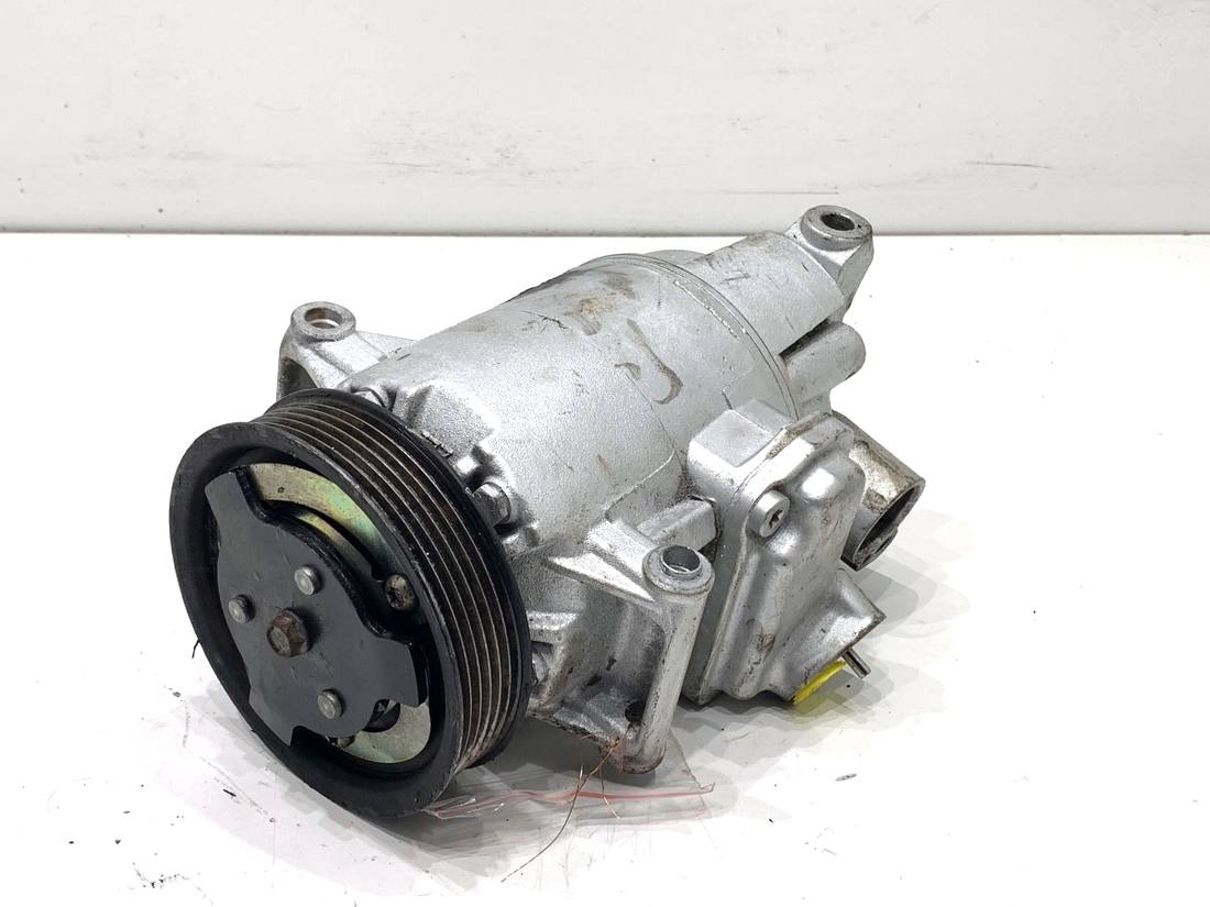Компресор кондиціонера Skoda Fabia 3 6571808