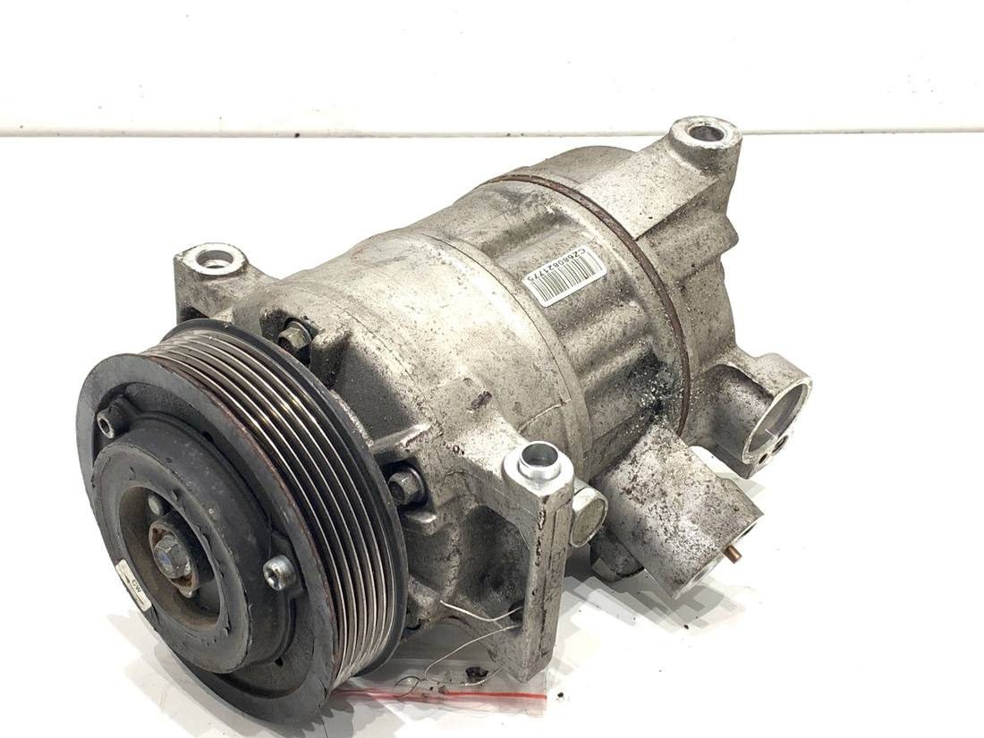 Компресор кондиціонера Volkswagen Passat B7 8FK351135-921