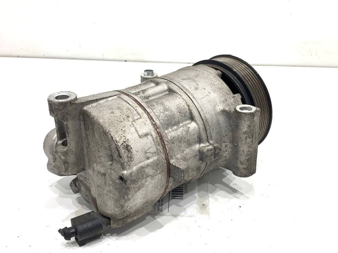 Компресор кондиціонера Volkswagen Passat B7 8FK351135-921 — фото деталі 2