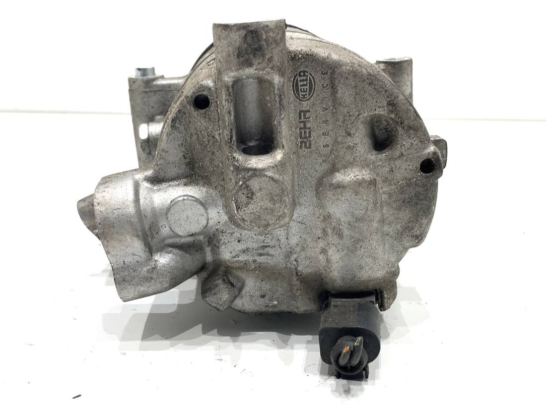 Компресор кондиціонера Volkswagen Passat B7 8FK351135-921 — фото деталі 3