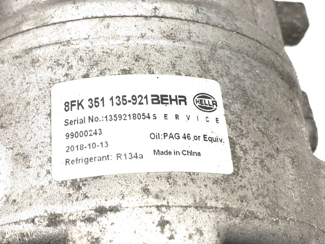 Компресор кондиціонера Volkswagen Passat B7 8FK351135-921 — фото деталі 4