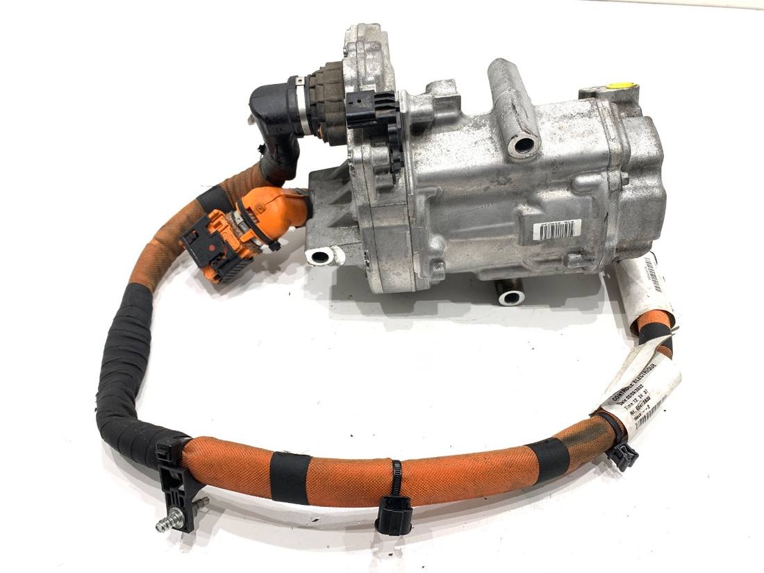 Компрессор кондиционера Renault Clio 926003211R — фото детали 2