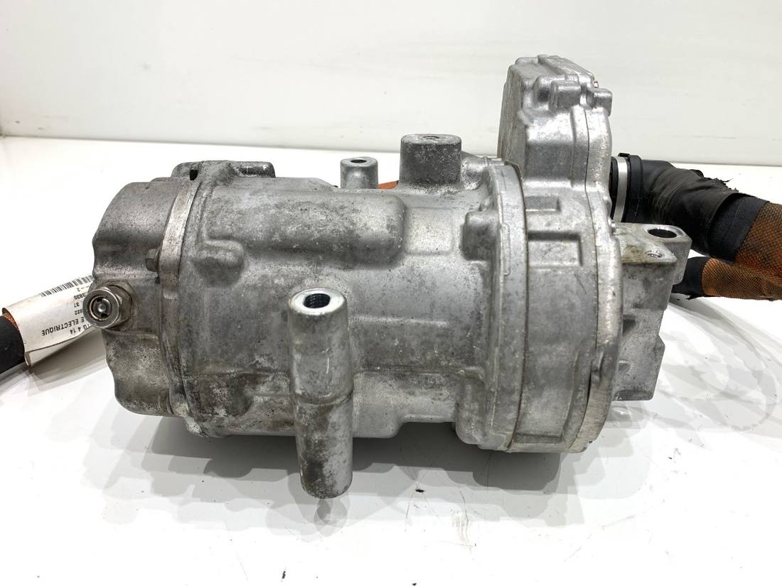 Компрессор кондиционера Renault Clio 926003211R — фото детали 3