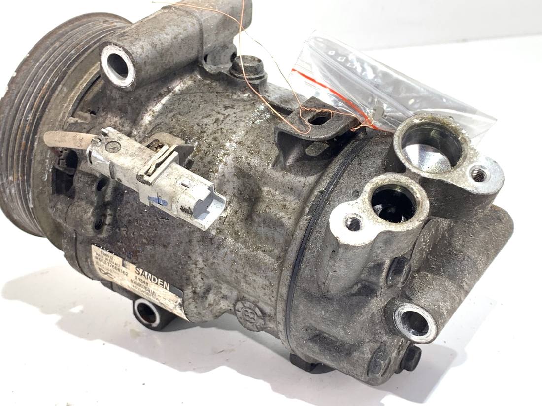 Компрессор кондиционера Renault Kangoo 926007691R — фото детали 3