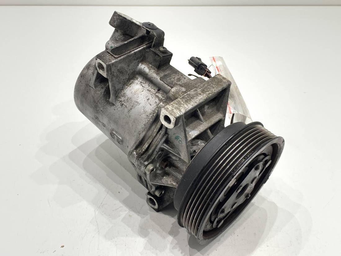 Компресор кондиціонера Nissan Juke 926003VD0A
