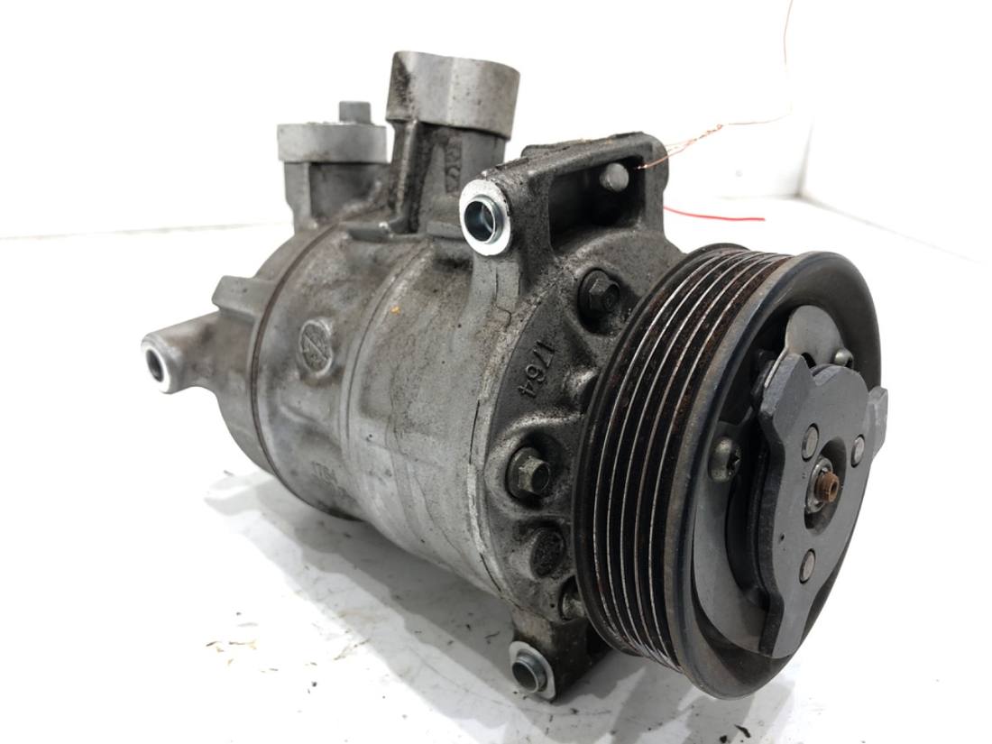 Компресор кондиціонера Skoda Fabia 3 5Q0816803F