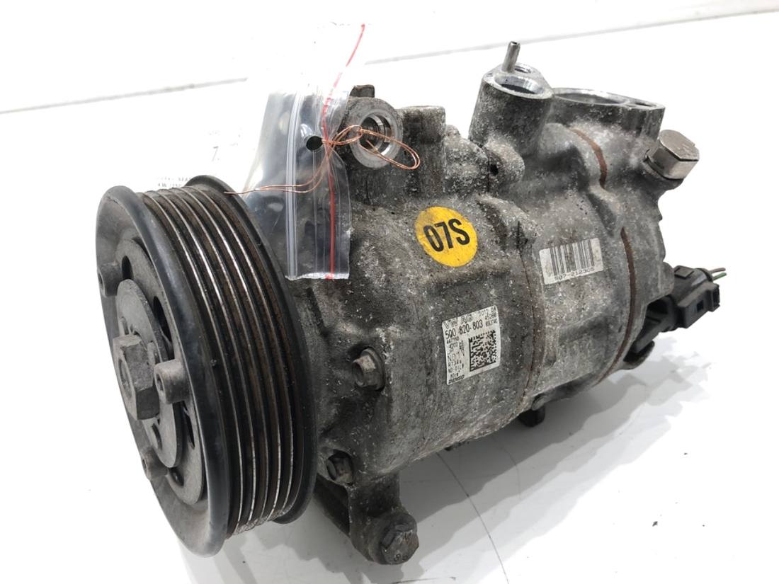 Компресор кондиціонера Seat Leon 5Q0820803