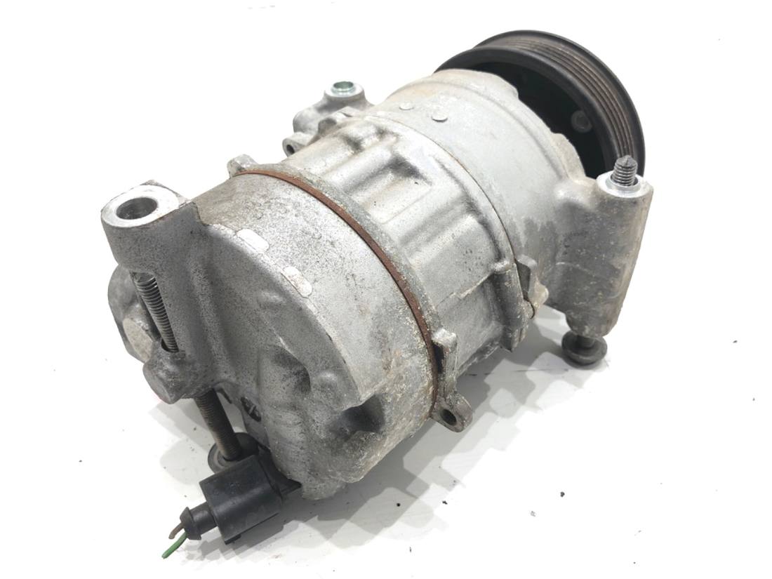 Компресор кондиціонера Seat Leon 5Q0820803 — фото деталі 4