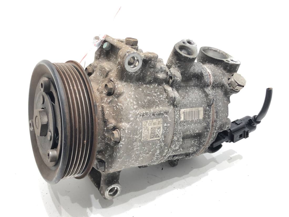 Компрессор кондиционера Volkswagen Golf 7 5Q0820803
