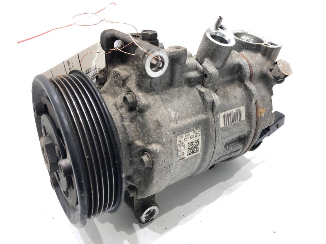Компрессор кондиционера Volkswagen Golf 7 5Q0820803 — фото детали 2