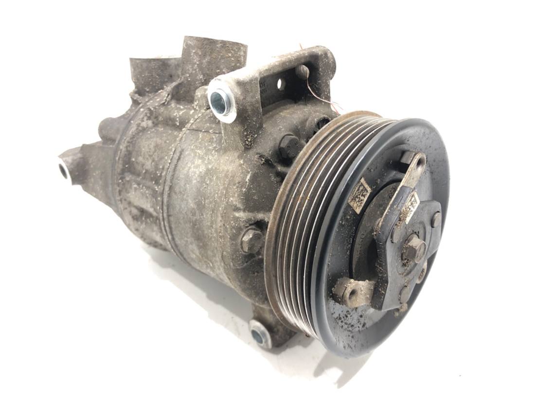 Компресор кондиціонера Volkswagen Golf 7 5Q0816803J