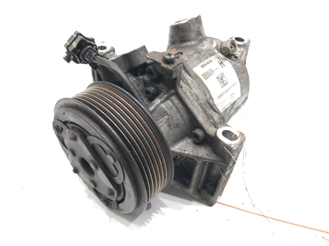 Компресор кондиціонера Dacia Sandero 926008469R