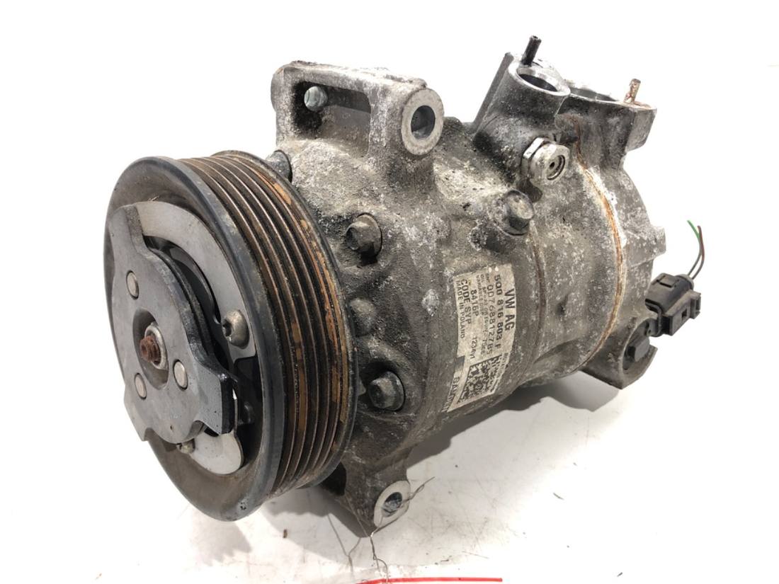 Компресор кондиціонера Skoda Fabia 3 5Q0816803F