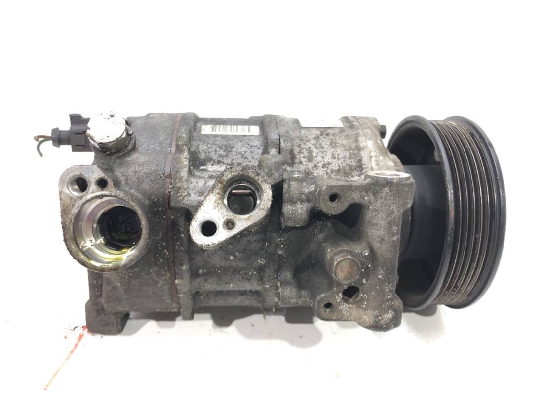 Компресор кондиціонера Volkswagen Golf 7 5Q0820803 — фото деталі 3