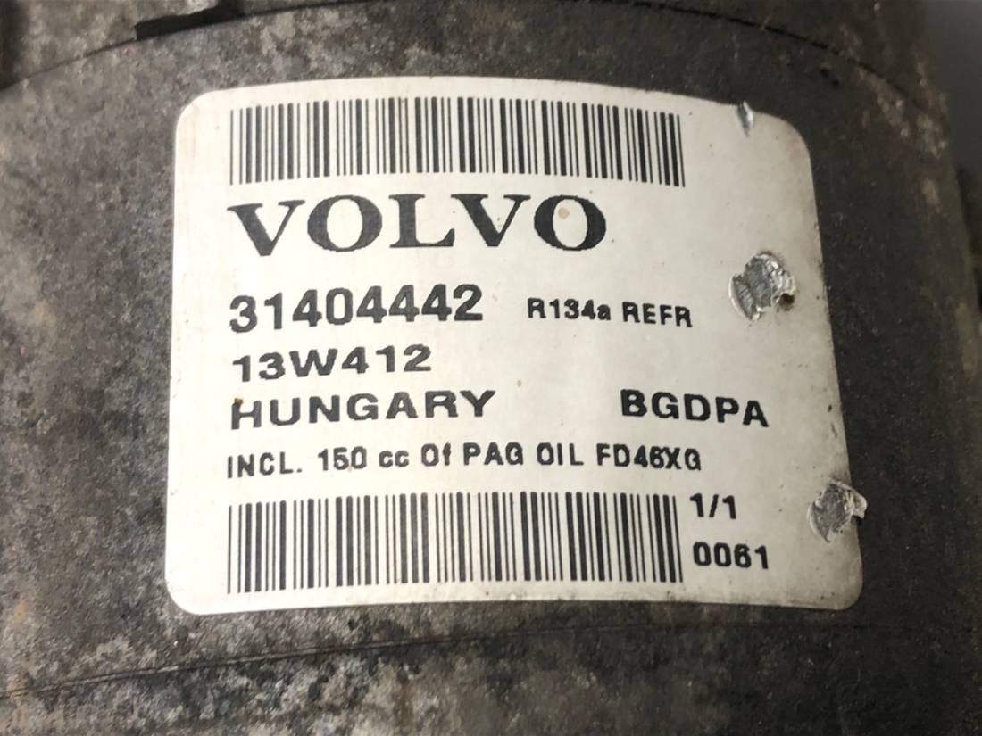 Компресор кондиціонера Volvo V70 31404442 — фото деталі 3