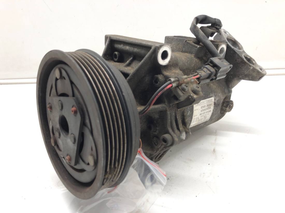 Компресор кондиціонера Nissan Juke 926003VD0A — фото деталі 2
