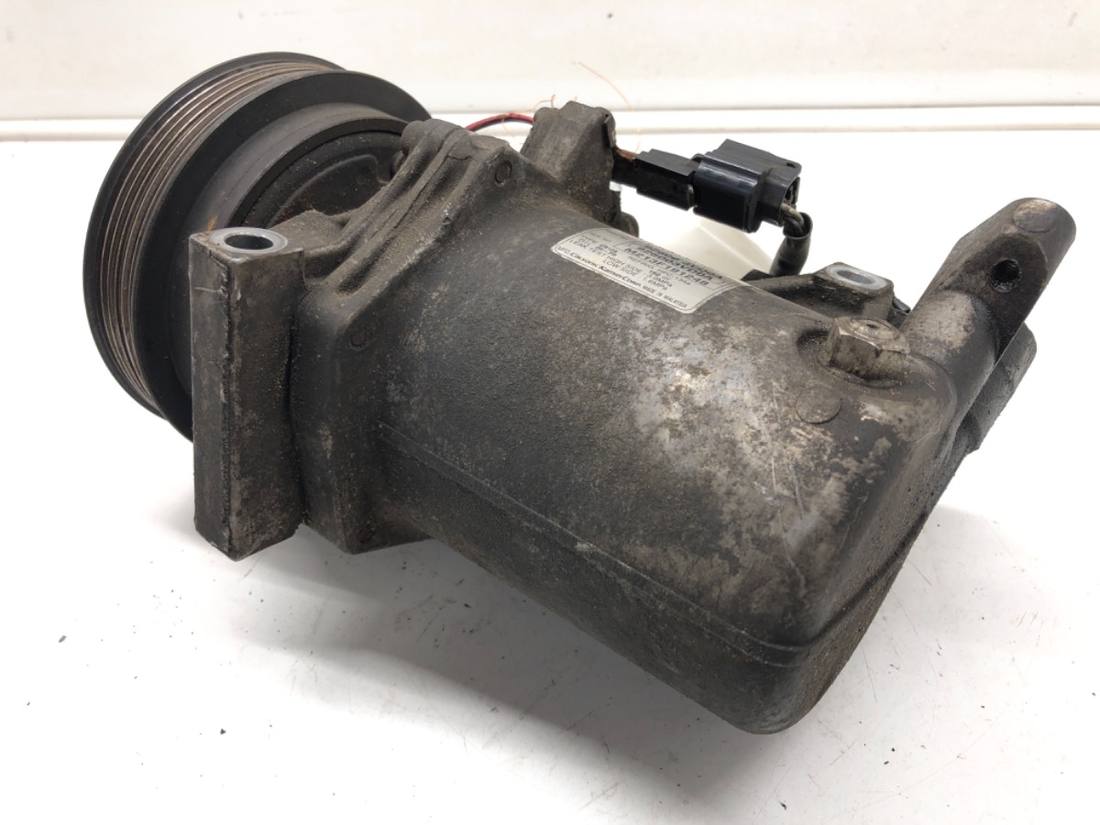 Компресор кондиціонера Nissan Juke 926003VD0A — фото деталі 3