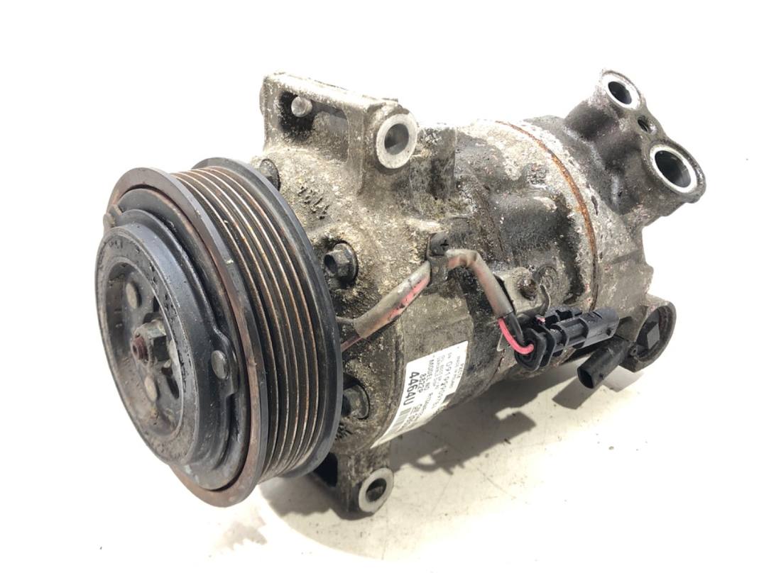 Компрессор кондиционера Opel Astra K 3903446