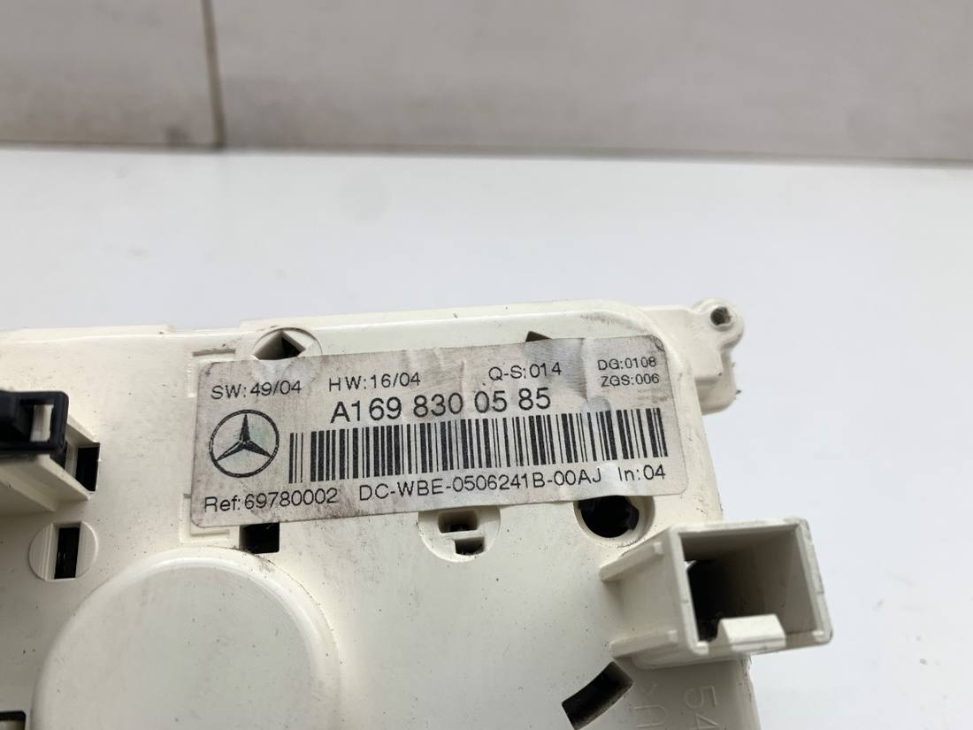 Блок керування пічкою клімат Mercedes B W245 A1698300585 — фото деталі 4