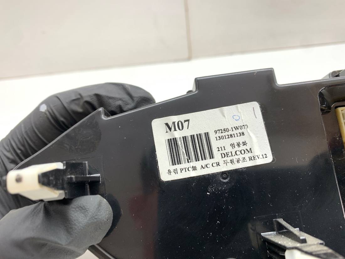 Блок керування пічкою клімат Kia Rio 97250-1W070 — фото деталі 5
