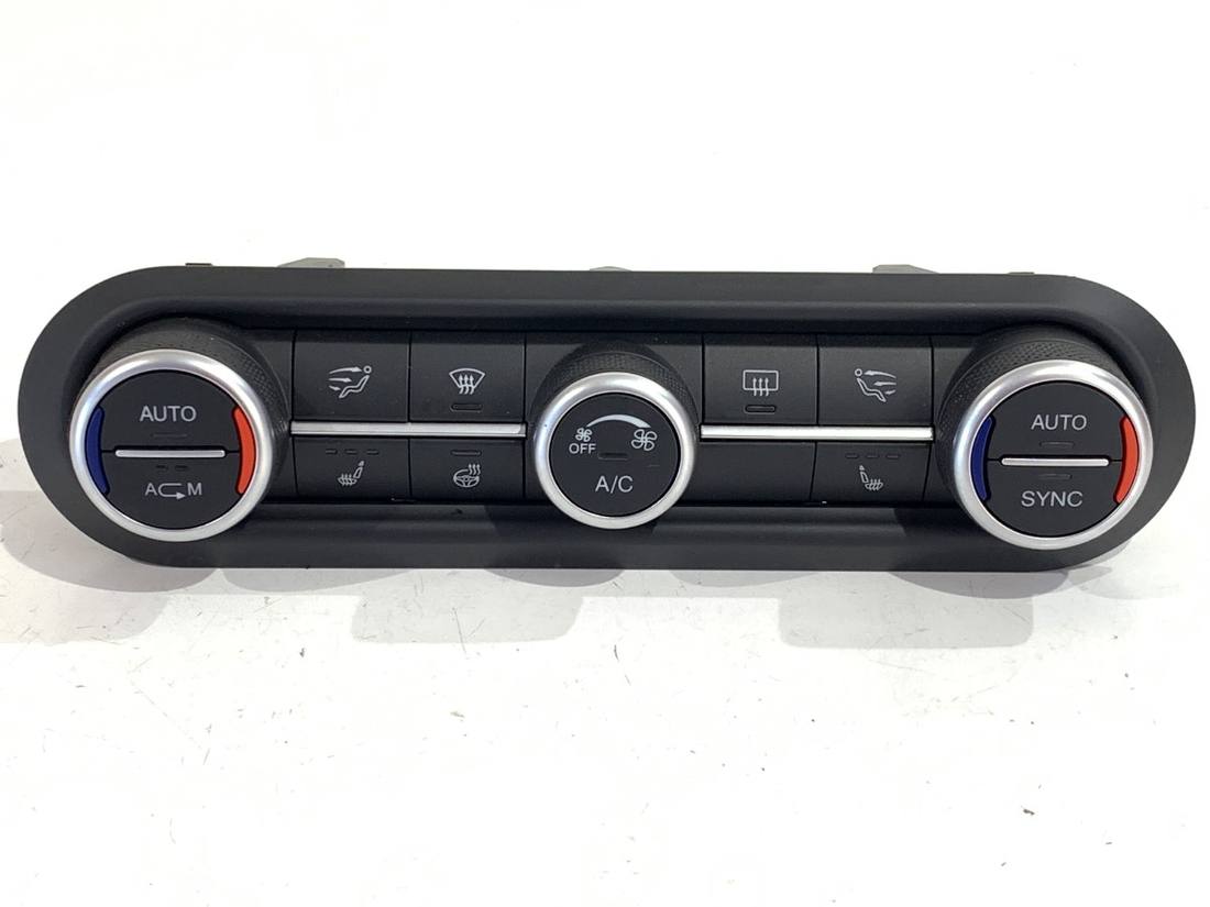 Блок керування пічкою клімат Alfa romeo Giulietta 01561390670