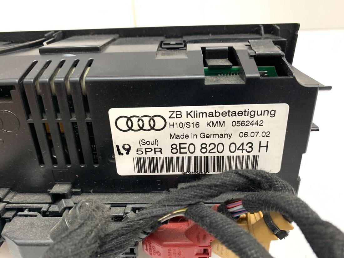 Блок керування пічкою клімат Audi A4 B6 8E0820043H — фото деталі 6