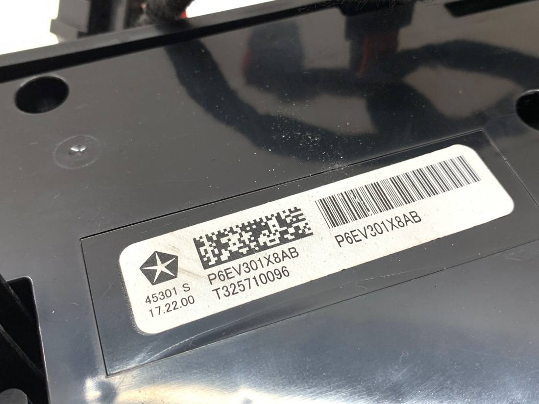 Блок керування пічкою клімат Chrysler Pacifica P6EV301X8AB — фото деталі 4