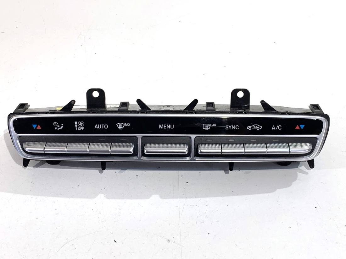 Блок управления печкой климат Mercedes C W205 A2059054706