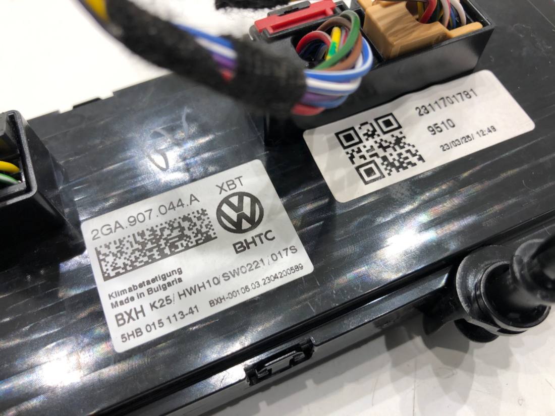 Блок керування пічкою клімат Volkswagen T-Roc 2GA907044A — фото деталі 4
