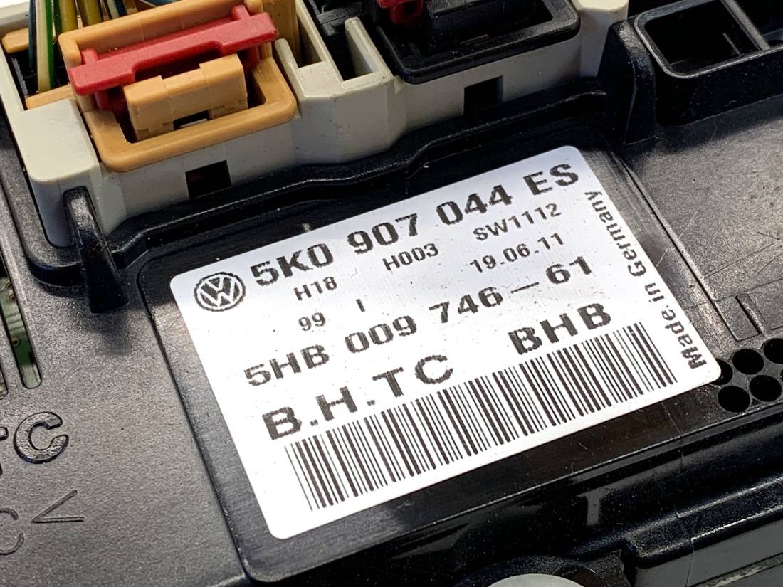 Блок керування пічкою клімат Volkswagen Passat B7 5K0907044ES — фото деталі 3