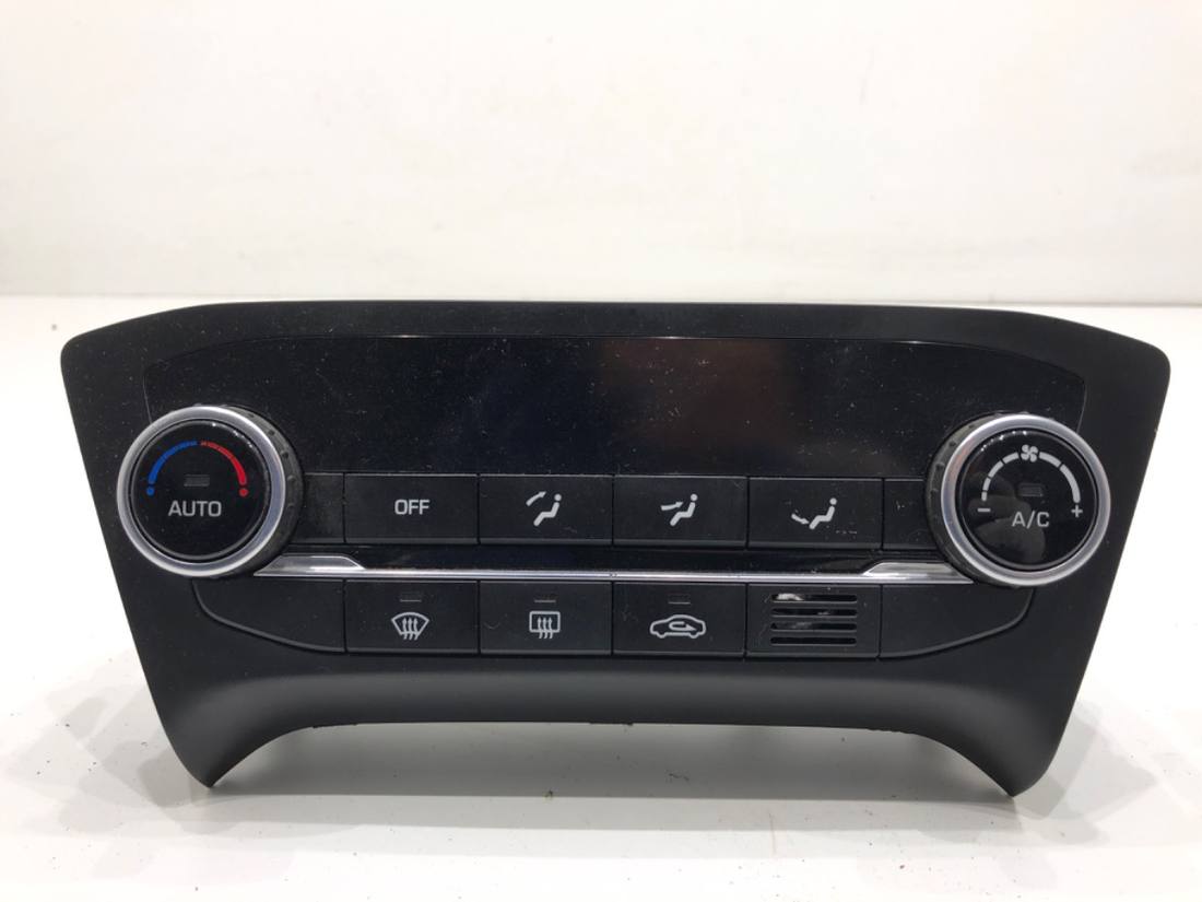 Блок керування пічкою клімат Hyundai I20 97250-C8200
