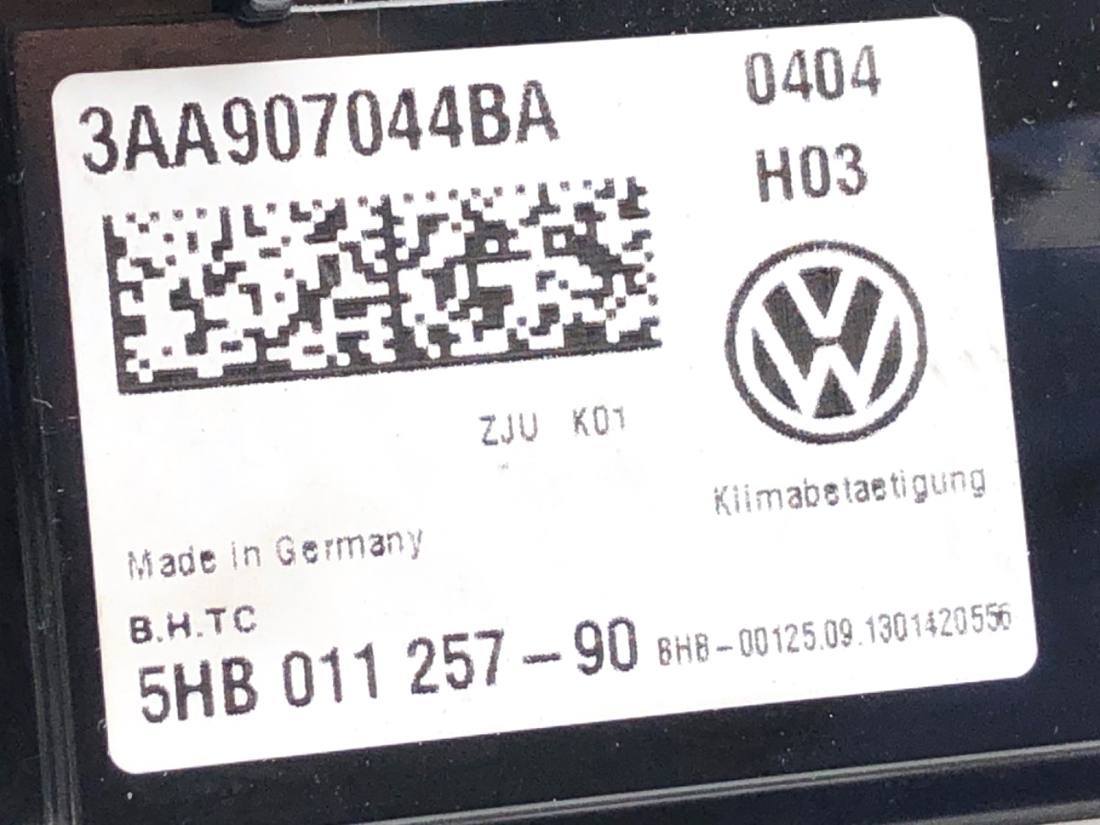 Блок керування пічкою клімат Volkswagen Passat B7 3AA907044BA — фото деталі 3