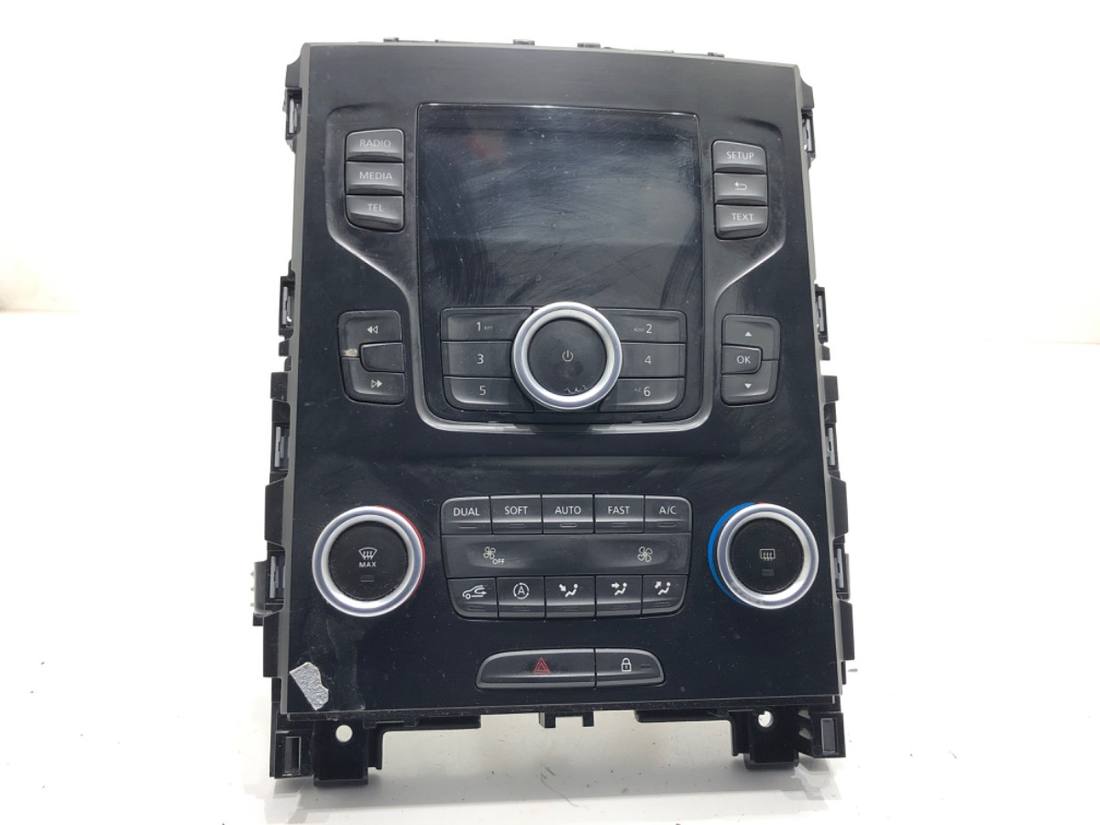 Блок керування пічкою клімат Renault Megane 4 681833236R