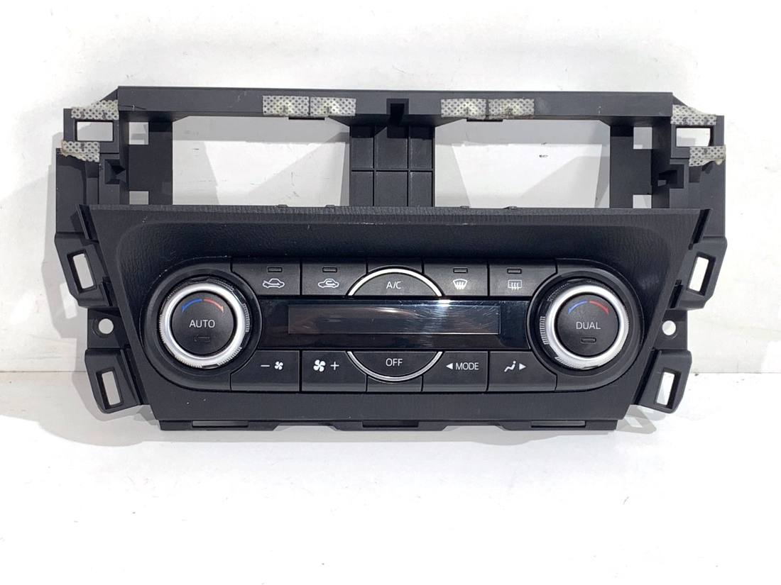 Блок керування пічкою клімат Mazda 3 BHT161190E