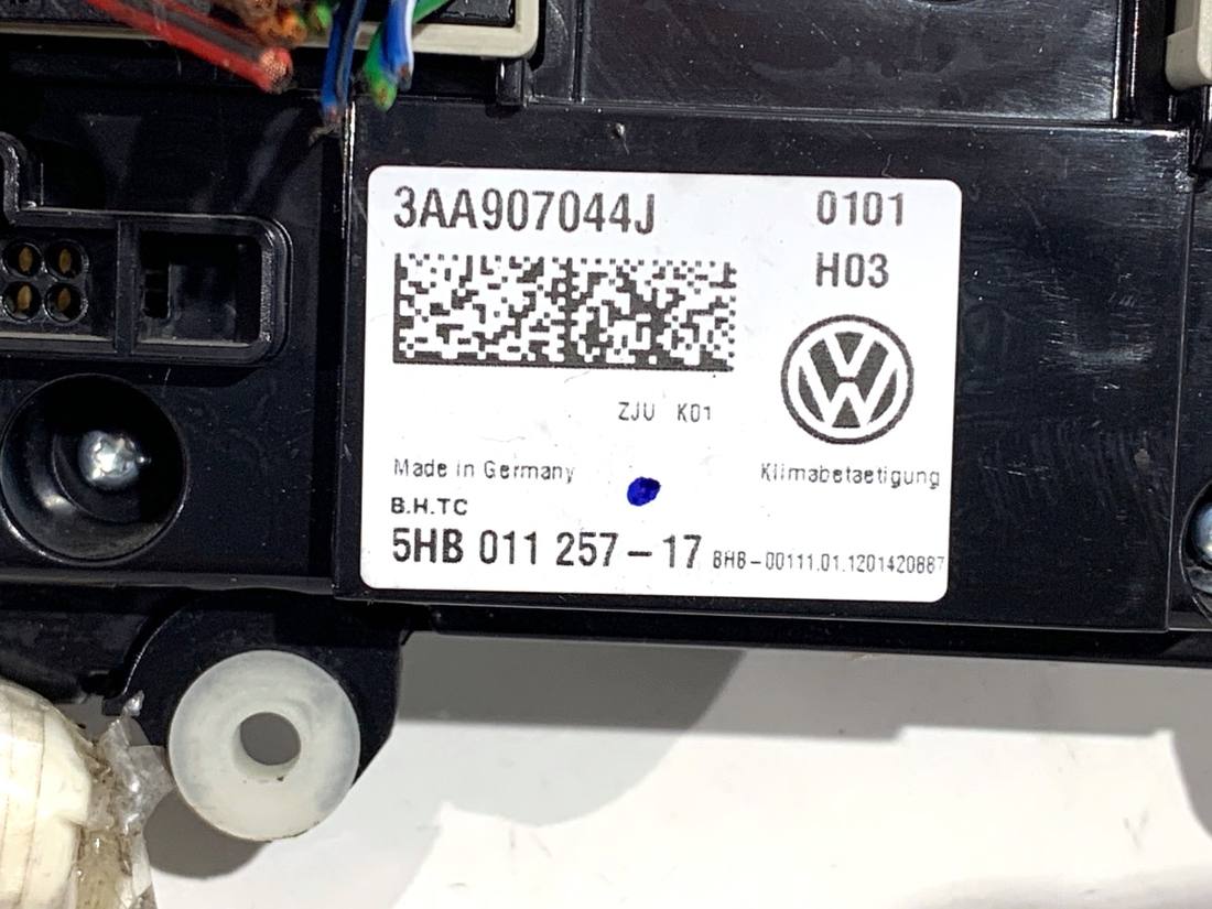 Блок керування пічкою клімат Volkswagen Passat CC 3AA907044J — фото деталі 4