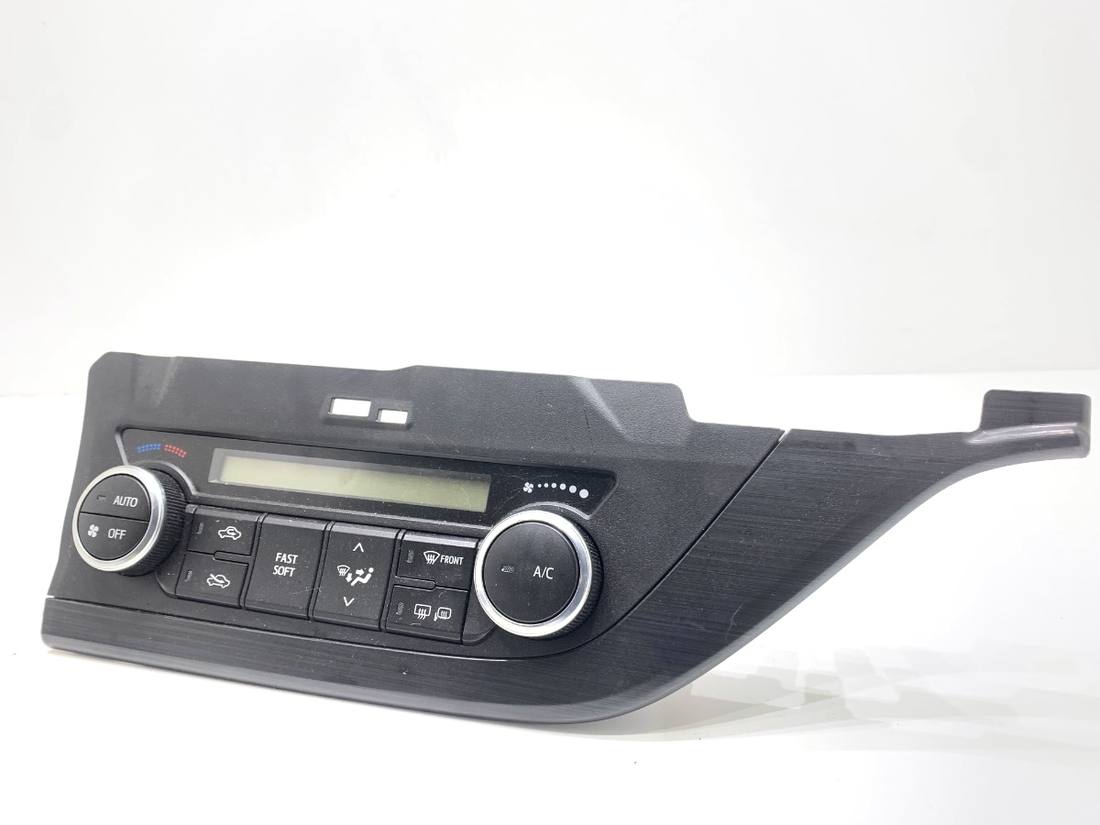 Блок керування пічкою клімат Toyota Auris 55900-02370