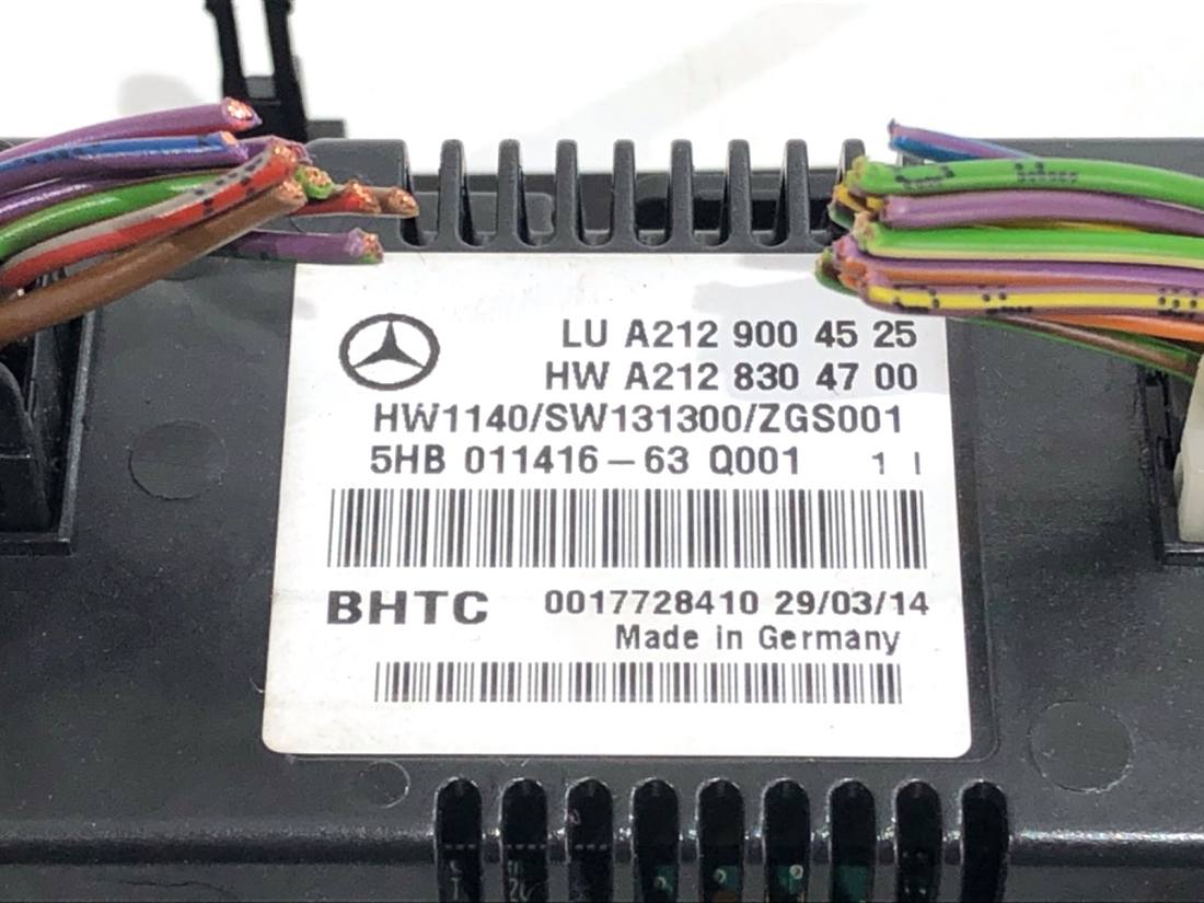 Блок керування пічкою клімат Mercedes E W212 A2128304700 — фото деталі 4