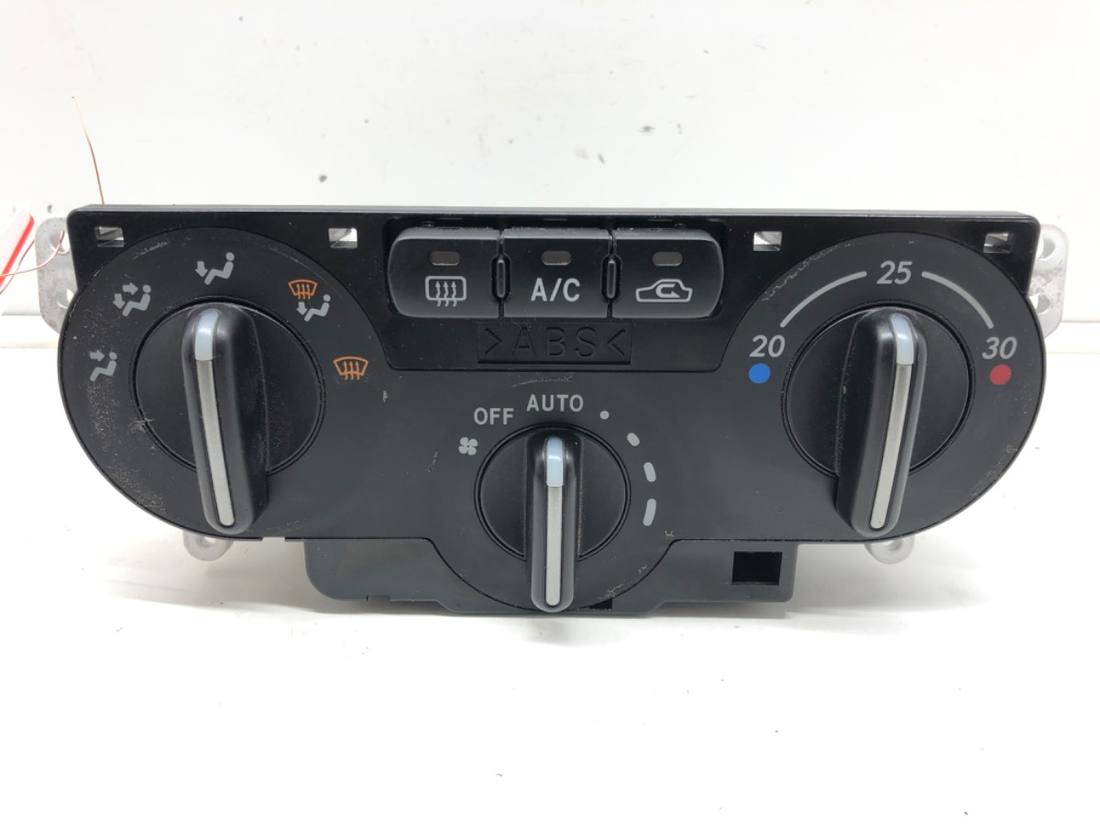 Блок керування пічкою клімат Subaru Impreza 72311FE051