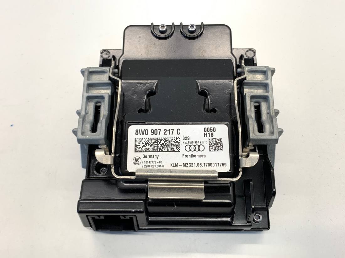 Камера заднього виду Audi A4 B9 8W0907217C