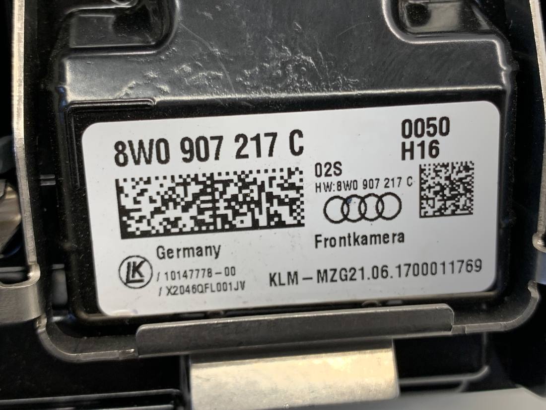 Камера заднього виду Audi A4 B9 8W0907217C — фото деталі 4