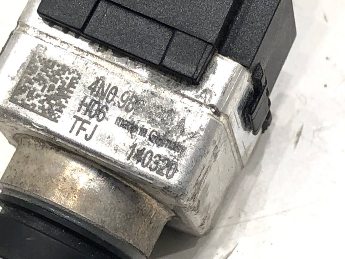 Камера заднего вида Audi A8 D5 4N0980546A — фото детали 3